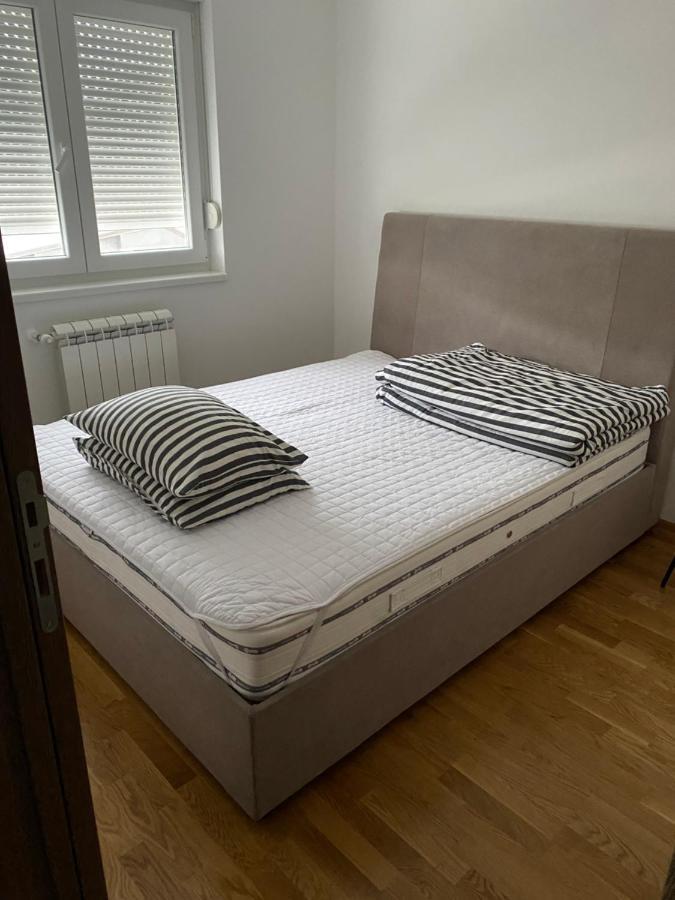 Cool Apartments With Free Parking Cacak Exterior photo